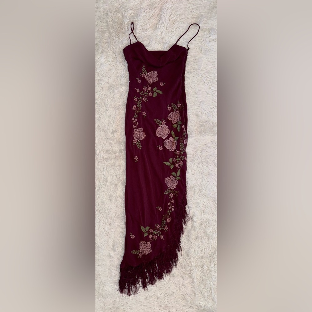 NWOT HOUSE OF CB Eloisa Wine Embroidered Fringe high low Midi Dress sz M - Picture 4 of 8